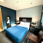 Wonder Hostal - Reforma La Diana