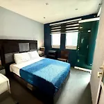 Wonder Hostal - Reforma La Diana